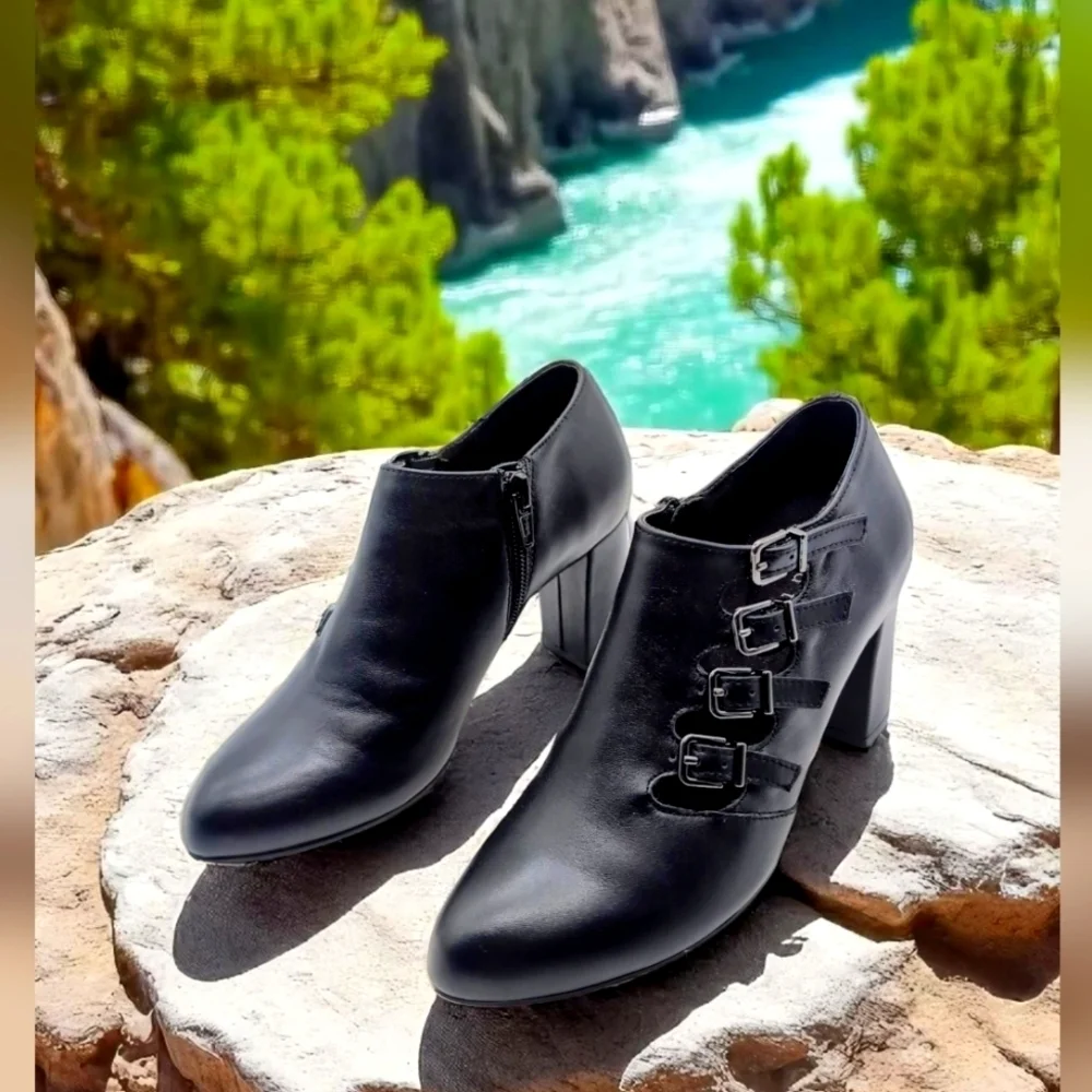 Chic David Tate Black Pause Leather Block Heel Shooties Boots Buckle Detail